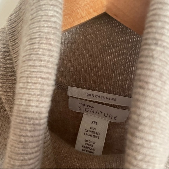 NORDSTROM SIGNATURE Sleeveless Cashmere Turtleneck Sweater. Size XXL, tan. - Picture 5 of 8